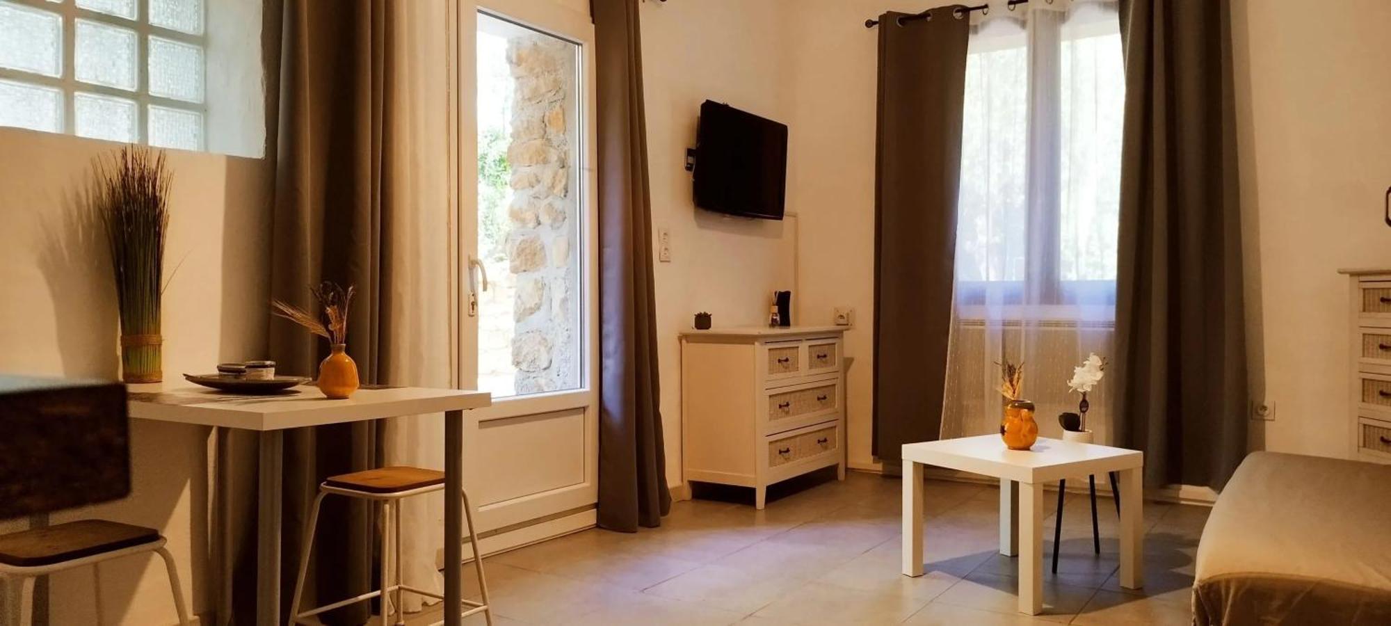 Studio Charmant Dans Un Ancien Moulin Pres D'Orange 30 M² Piscine Exterior photo